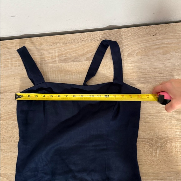 Quince 100% European Linen Fitted Tank deep navy size medium - Picture 8 of 9